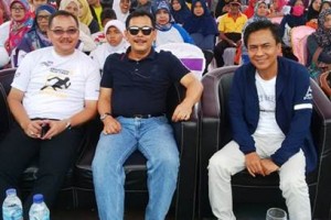 HT Mamat Robby Sugabda (kirk), DR H Agus Supaeman Maan, MM (tengah)m Ketua PAN Kuningan, H Udin Kusnaedi (kanan)